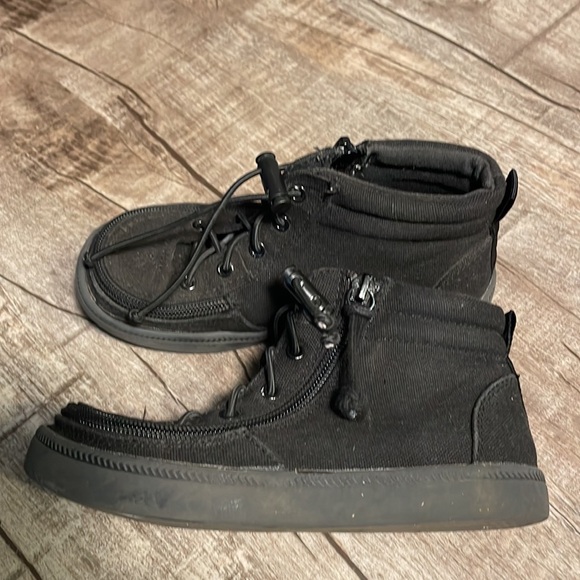 5/$15 Bully the Classic hightops - Picture 2 of 6